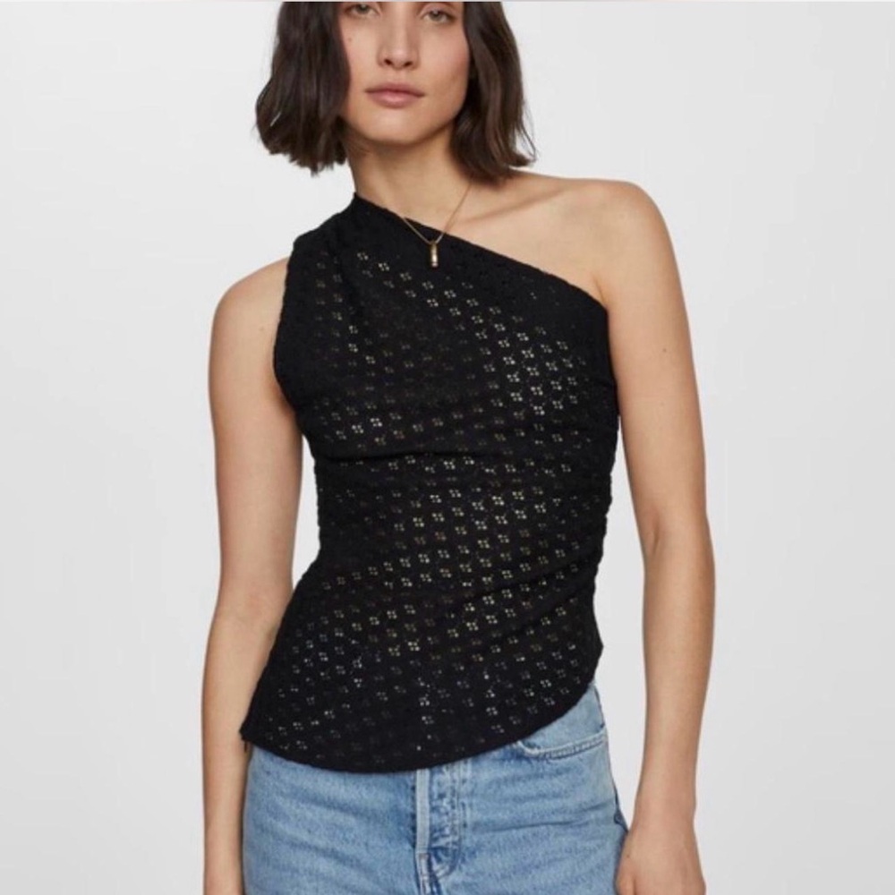 Mango Lemon Asymmetrical Openwork Top
Black